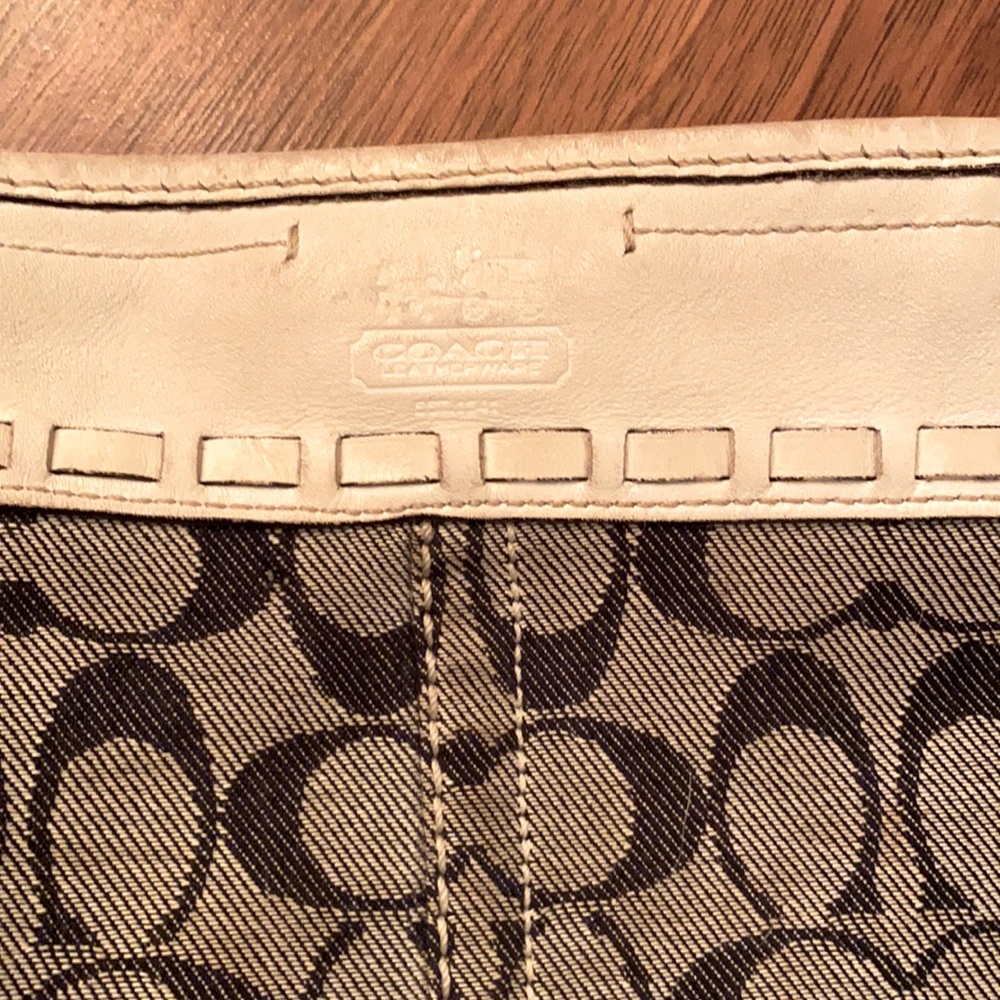 Coach Bag - Picture 2 of 10